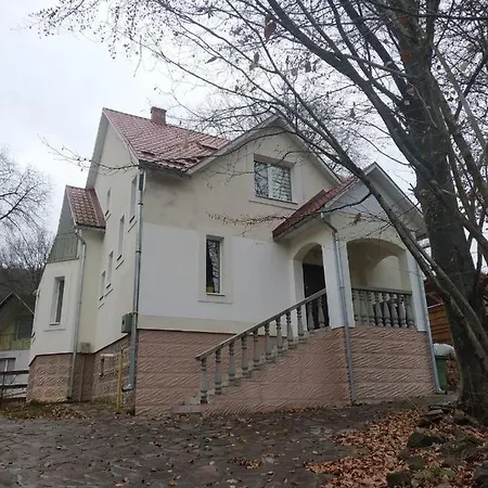 Мисливська Хата *